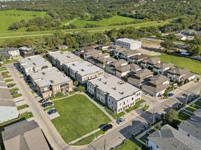 305  Sunset Lane  103, Fort Worth Texas 76114