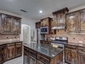 2529  Louis Lane , Lewisville Texas 75056