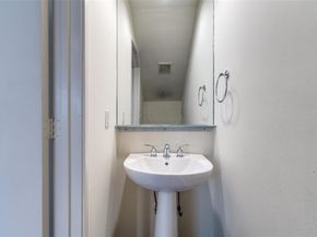 4134  Travis Street  17, Dallas Texas 75204