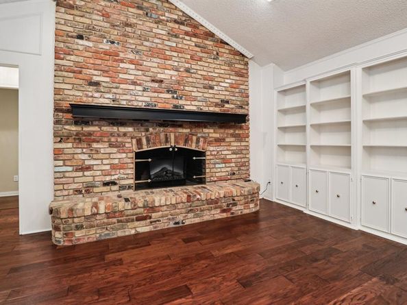 1015  Crowley Road , Arlington Texas 76012