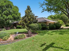 1015  Crowley Road , Arlington Texas 76012