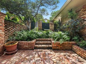 1015  Crowley Road , Arlington Texas 76012