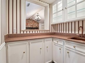 1015  Crowley Road , Arlington Texas 76012