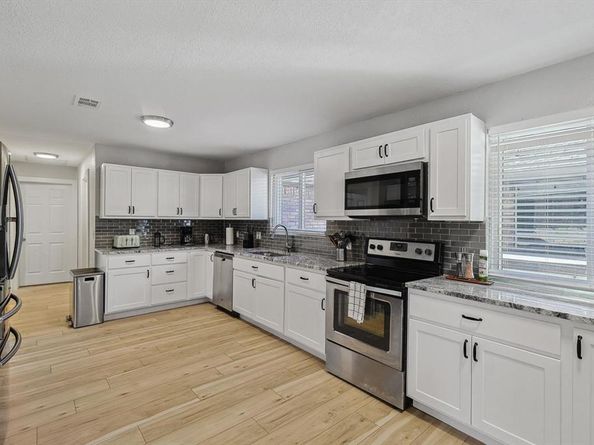 3209  Treehouse Lane , Plano Texas 75075