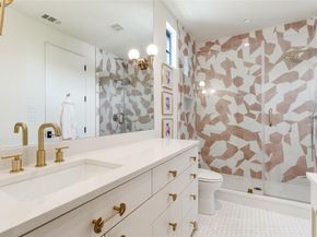 7122  Lakewood Boulevard , Dallas Texas 75214