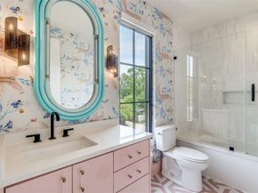 7122  Lakewood Boulevard , Dallas Texas 75214