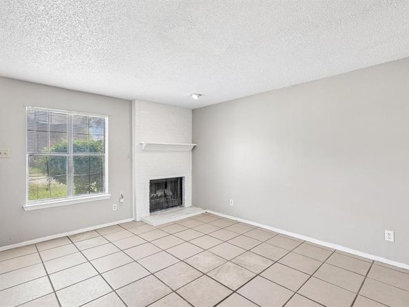 2813  Wimbledon Court , Garland Texas 75041