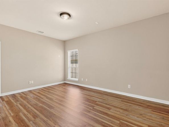 852  State Street , DeSoto Texas 75115