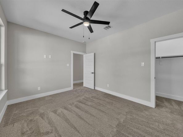 225  Nw 16th Street , Grand Prairie Texas 75050