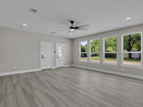 225  Nw 16th Street , Grand Prairie Texas 75050