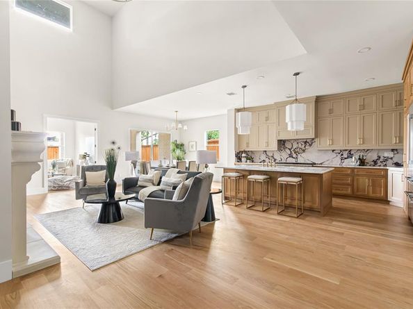 5622  Amherst  , Dallas Texas 75209