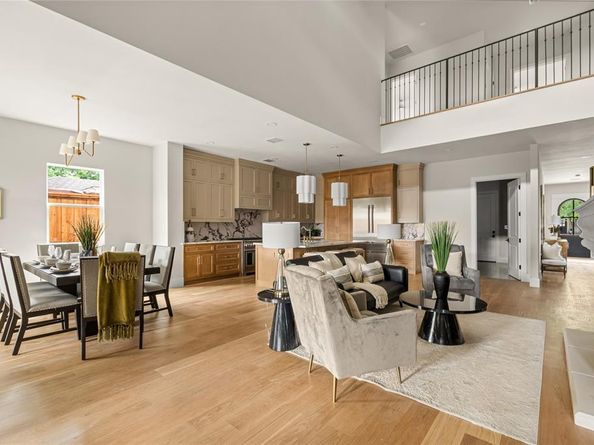 5622  Amherst  , Dallas Texas 75209
