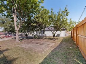 3853  Happy Canyon Drive , Dallas Texas 75241