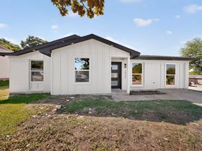 3853  Happy Canyon Drive , Dallas Texas 75241