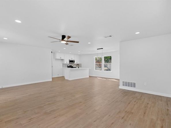 3853  Happy Canyon Drive , Dallas Texas 75241