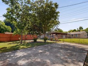 3853  Happy Canyon Drive , Dallas Texas 75241