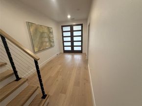 1018  Grandview Avenue , Dallas Texas 75223