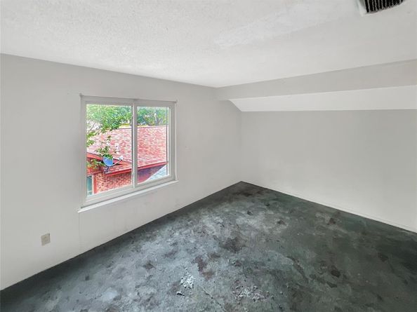 1801  Plantation Road , Garland Texas 75044