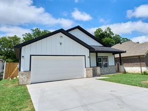 1405 E Maddox Avenue , Fort Worth Texas 76104