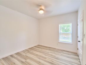 1405 E Maddox Avenue , Fort Worth Texas 76104