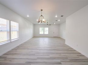 1405 E Maddox Avenue , Fort Worth Texas 76104