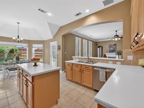 1404  Spring Ridge Lane , Flower Mound Texas 75028
