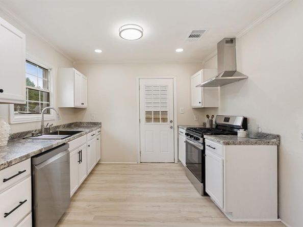 4121  Alamo Avenue , Fort Worth Texas 76107