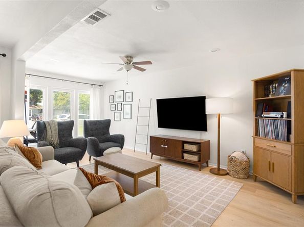11367  Lippitt Avenue , Dallas Texas 75218