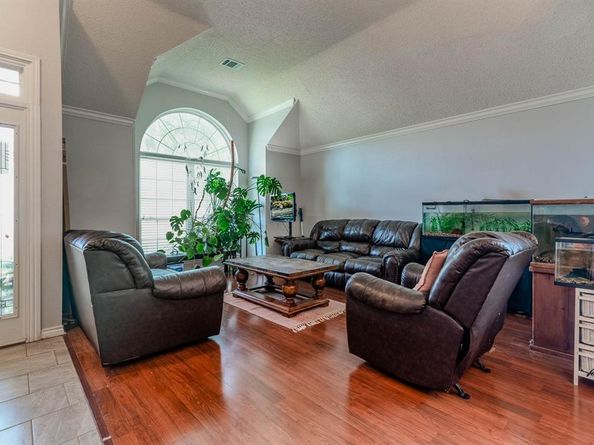 2206 S Branch Drive , Arlington Texas 76001