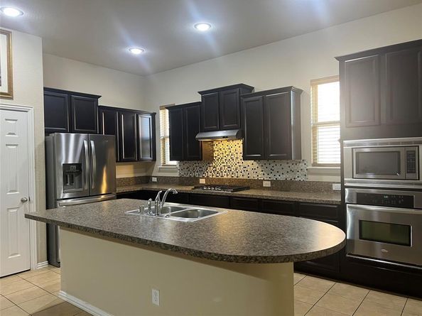 5104  Kestrel Drive , Mesquite Texas 75181