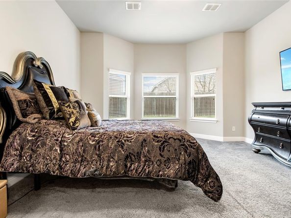 208  Burberry Drive , Grand Prairie Texas 75052