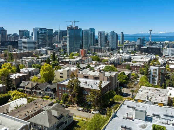 321 Boylston Avenue E 202, Seattle WA 98102