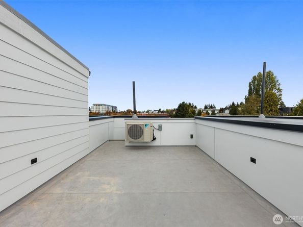 8045 E Mary Avenue NW, Seattle WA 98117
