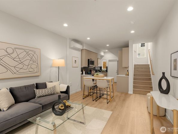 8045 E Mary Avenue NW, Seattle WA 98117