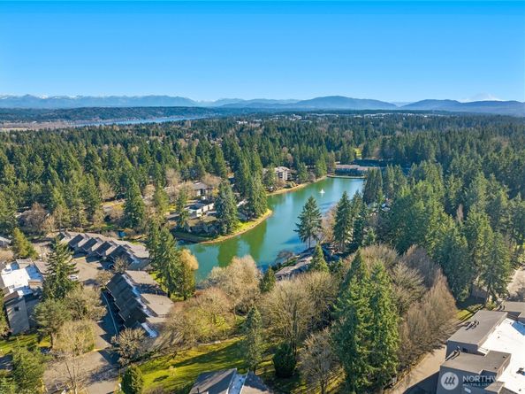 6439 139th Avenue NE 19, Redmond WA 98052