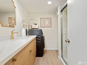 6439 139th Avenue NE 19, Redmond WA 98052