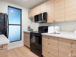 6439 139th Avenue NE 19, Redmond WA 98052