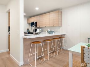 6439 139th Avenue NE 19, Redmond WA 98052