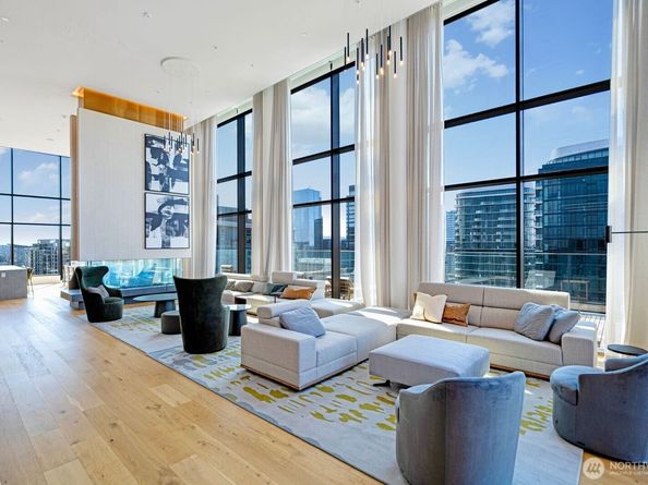 10232 NE 10th Street 1207, Bellevue WA 98004