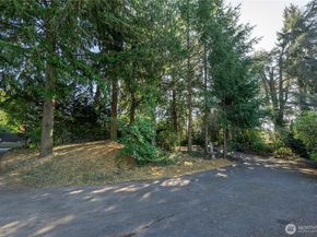 Undisclosed Address #2476214, Clyde Hill WA 98004