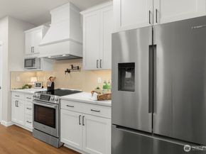 16823 Alder Way J1, Lynnwood WA 98037