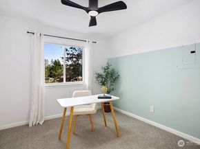 595 Newport Way NW C4, Issaquah WA 98027