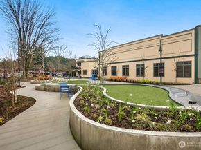 595 Newport Way NW C4, Issaquah WA 98027