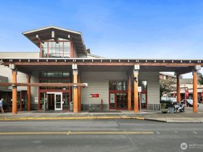 595 Newport Way NW C4, Issaquah WA 98027