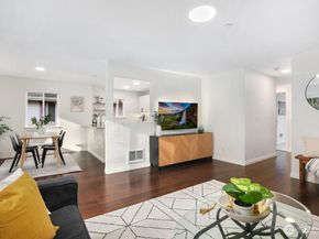 595 Newport Way NW C4, Issaquah WA 98027