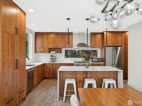 916 B 14th Avenue, Seattle WA 98122