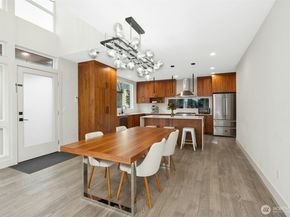 916 B 14th Avenue, Seattle WA 98122