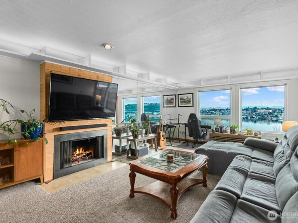 2401 8th Avenue N 202, Seattle WA 98109