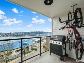 2401 8th Avenue N 202, Seattle WA 98109