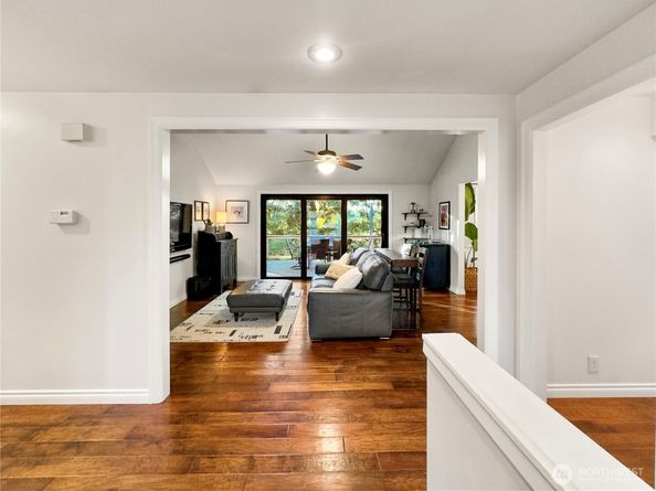 4017 239th Place SE, Sammamish WA 98029